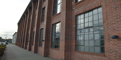 Skalowana fasada muzeum przemysłowego